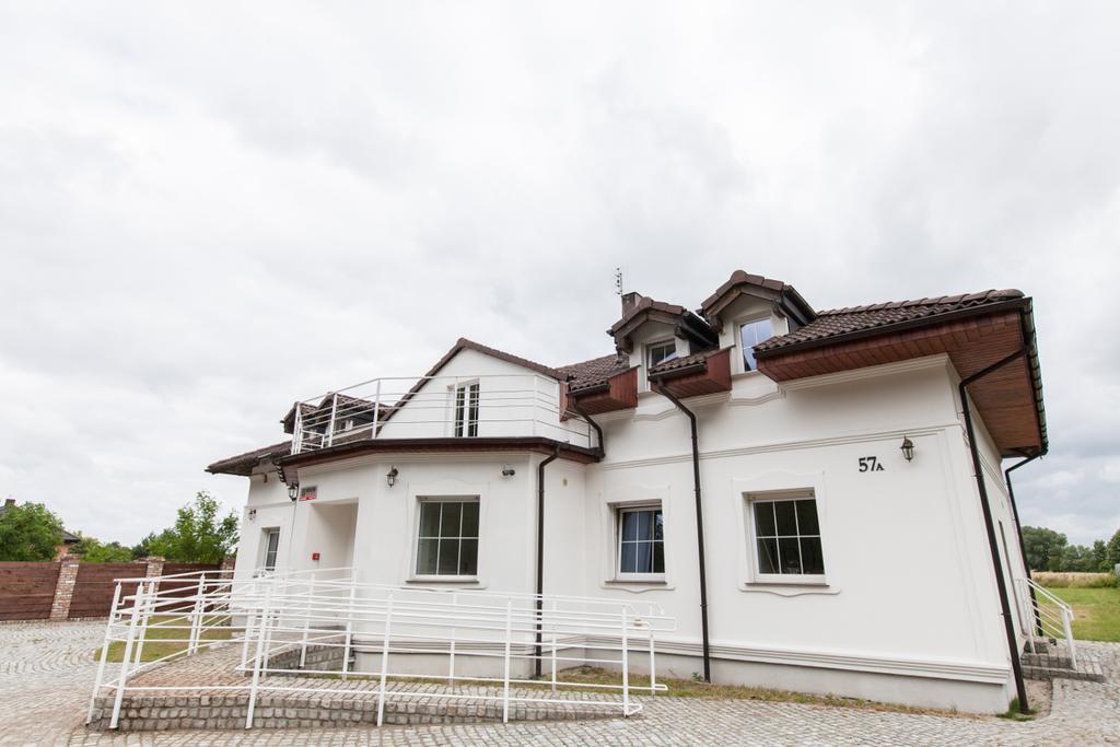 Dworek Poznan Exterior photo